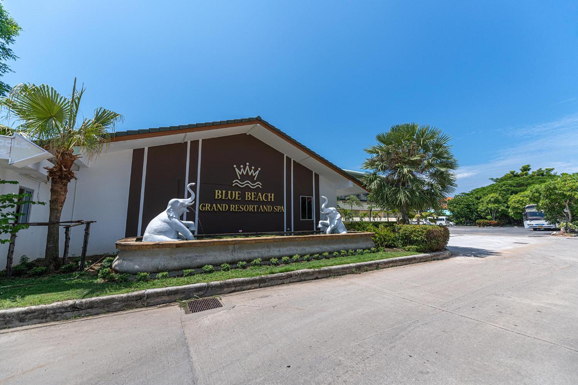 Blue Beach Grand Resort And Spa In Chalong Phuket By Dayuu Banszajjuan Kültér fotó
