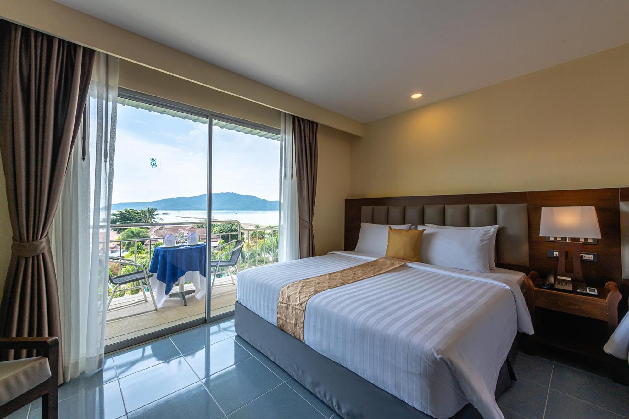 Blue Beach Grand Resort And Spa In Chalong Phuket By Dayuu Banszajjuan Kültér fotó