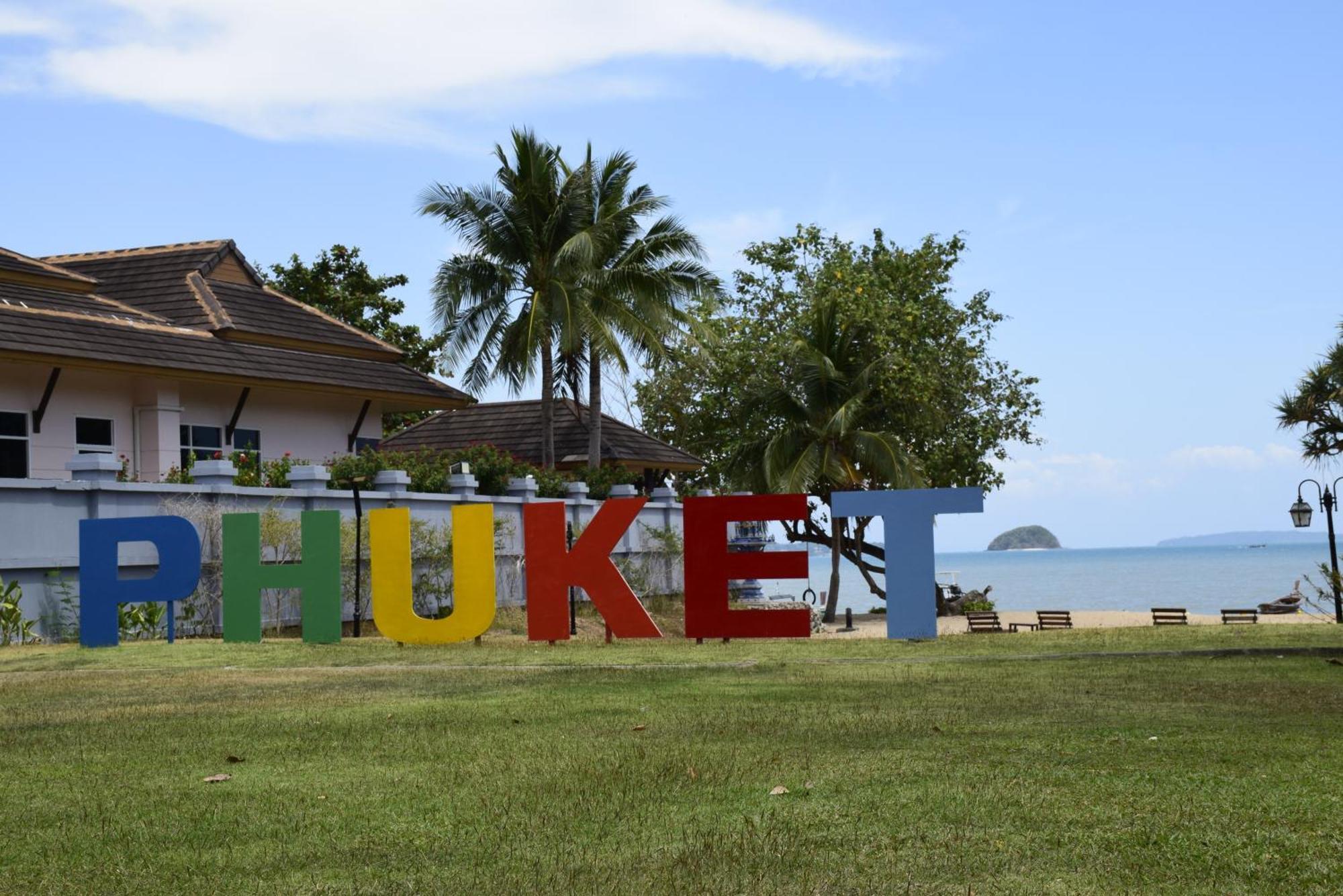 Blue Beach Grand Resort And Spa In Chalong Phuket By Dayuu Banszajjuan Kültér fotó