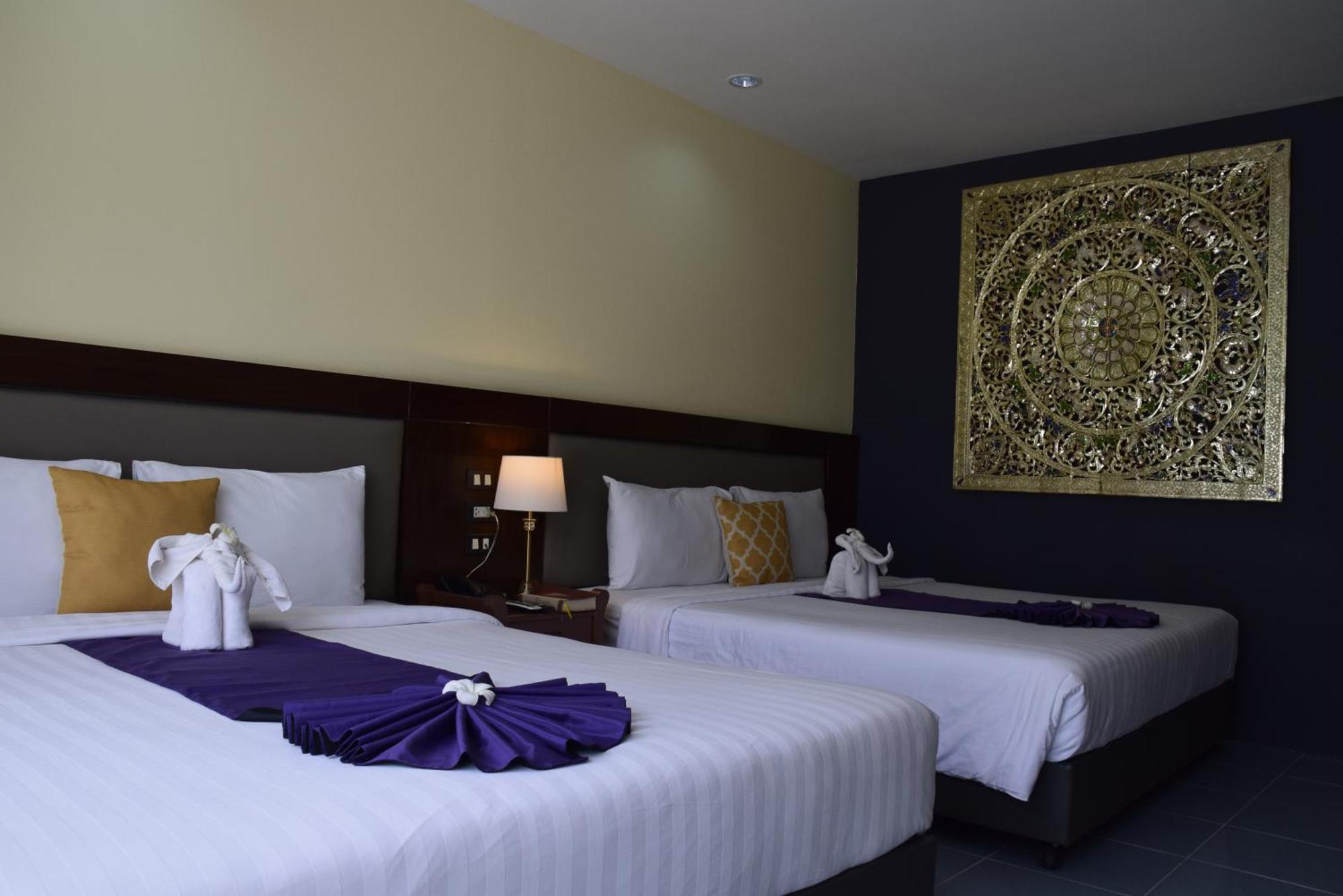 Blue Beach Grand Resort And Spa In Chalong Phuket By Dayuu Banszajjuan Kültér fotó