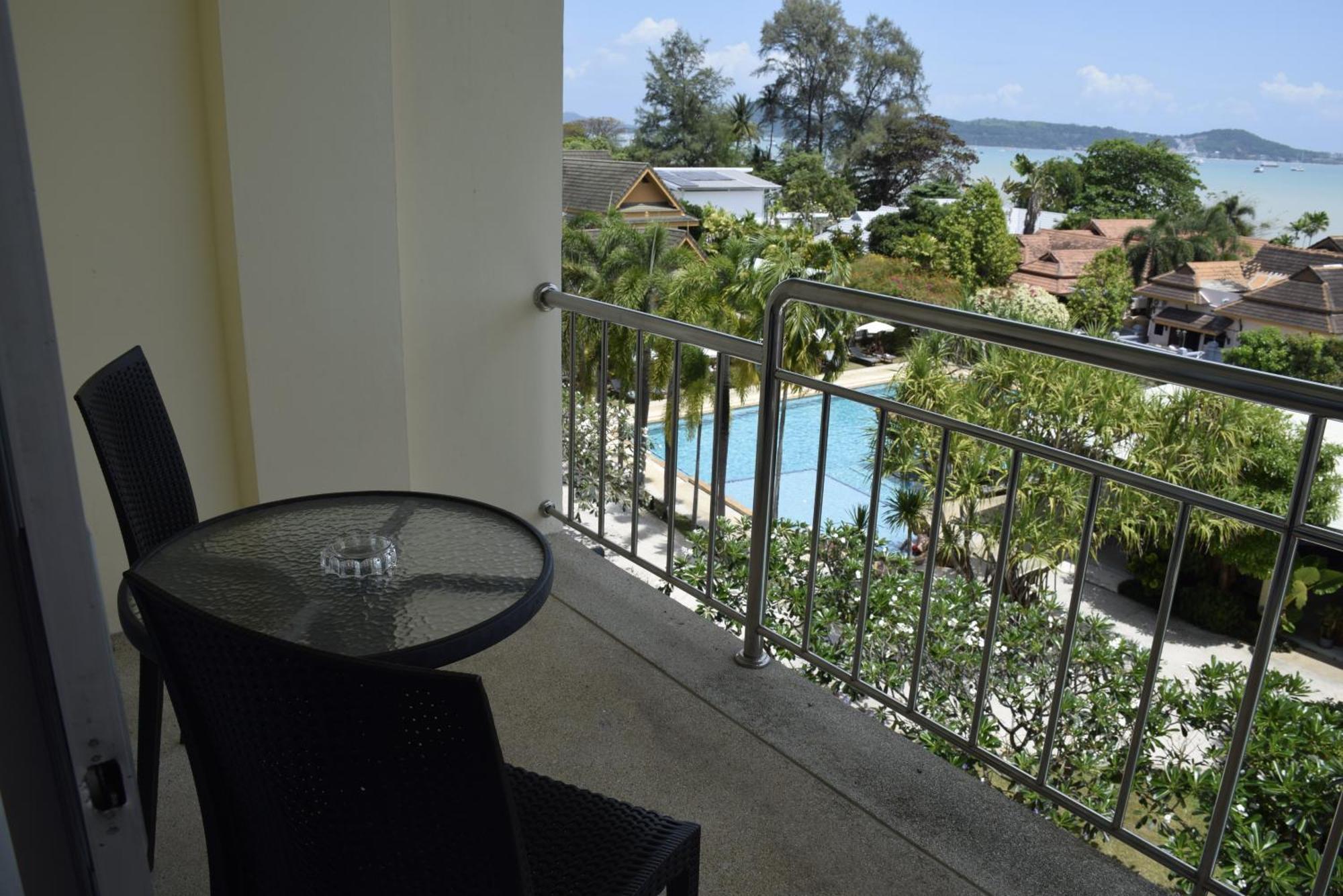 Blue Beach Grand Resort And Spa In Chalong Phuket By Dayuu Banszajjuan Kültér fotó