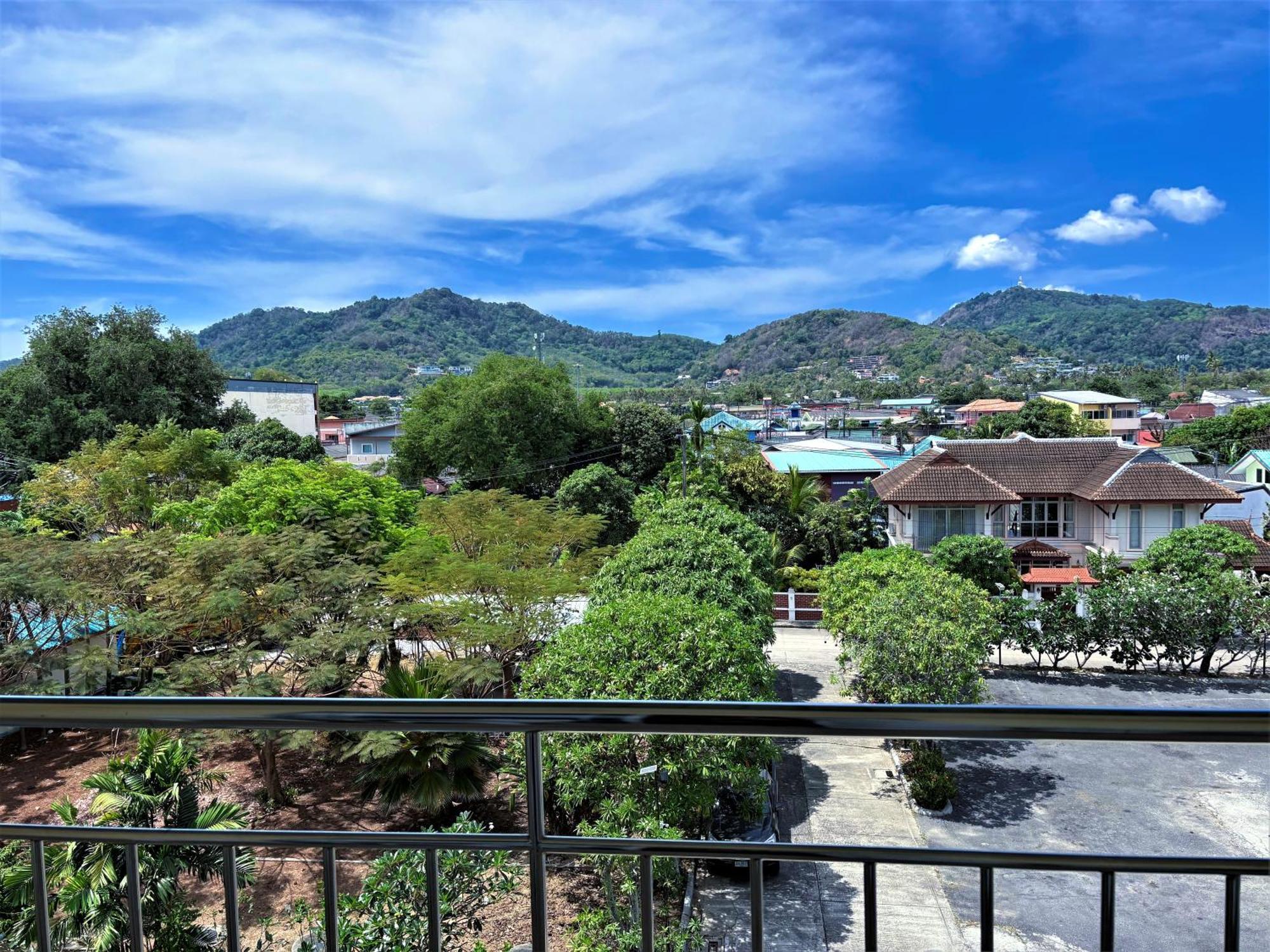 Blue Beach Grand Resort And Spa In Chalong Phuket By Dayuu Banszajjuan Kültér fotó